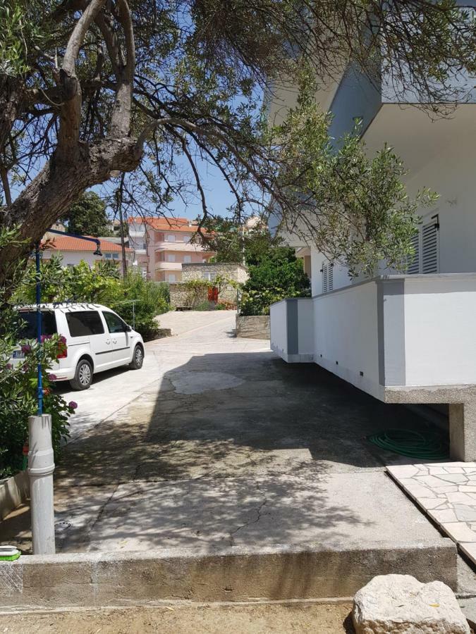 Apartment Valeria Lopar Exterior foto
